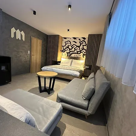 Rezidencia Hrabovo In-out * 鲁容贝罗克