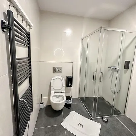 Rezidencia Hrabovo In-out * 鲁容贝罗克