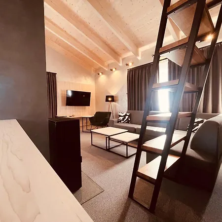 Rezidencia Hrabovo In-out * 鲁容贝罗克